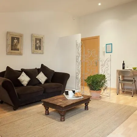 Fabulous 2 Bed With Terrace Close To Plaza Espana Barcelona