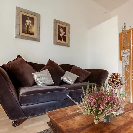 Fabulous 2 Bed With Terrace Close To Plaza Espana *